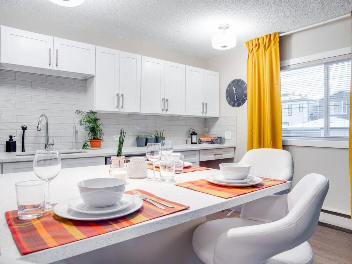 Gorgeous 2Br Condo W Parking Patio Coffee! Κάλγκαρι Εξωτερικό φωτογραφία