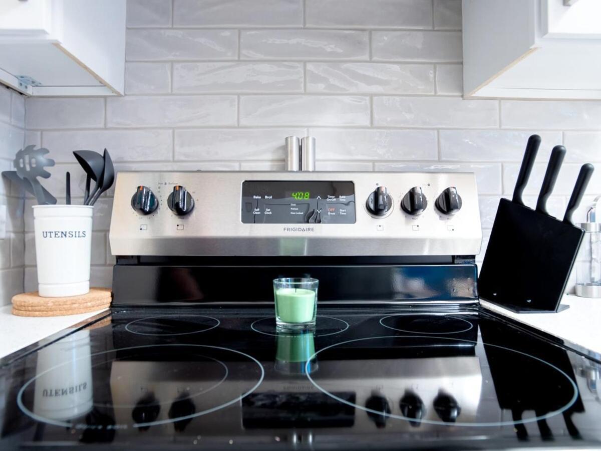 Gorgeous 2Br Condo W Parking Patio Coffee! Κάλγκαρι Εξωτερικό φωτογραφία