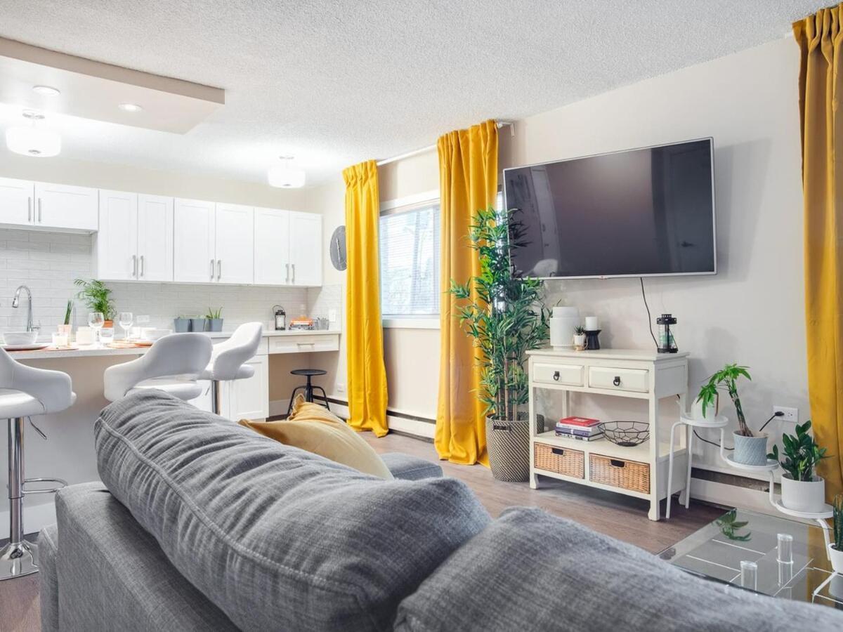 Gorgeous 2Br Condo W Parking Patio Coffee! Κάλγκαρι Εξωτερικό φωτογραφία