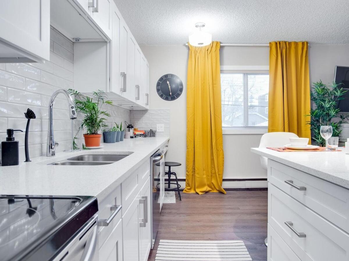 Gorgeous 2Br Condo W Parking Patio Coffee! Κάλγκαρι Εξωτερικό φωτογραφία