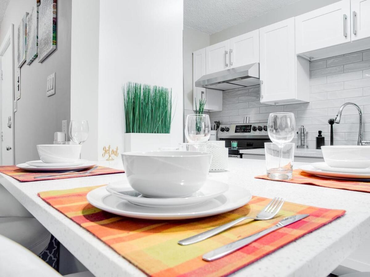 Gorgeous 2Br Condo W Parking Patio Coffee! Κάλγκαρι Εξωτερικό φωτογραφία