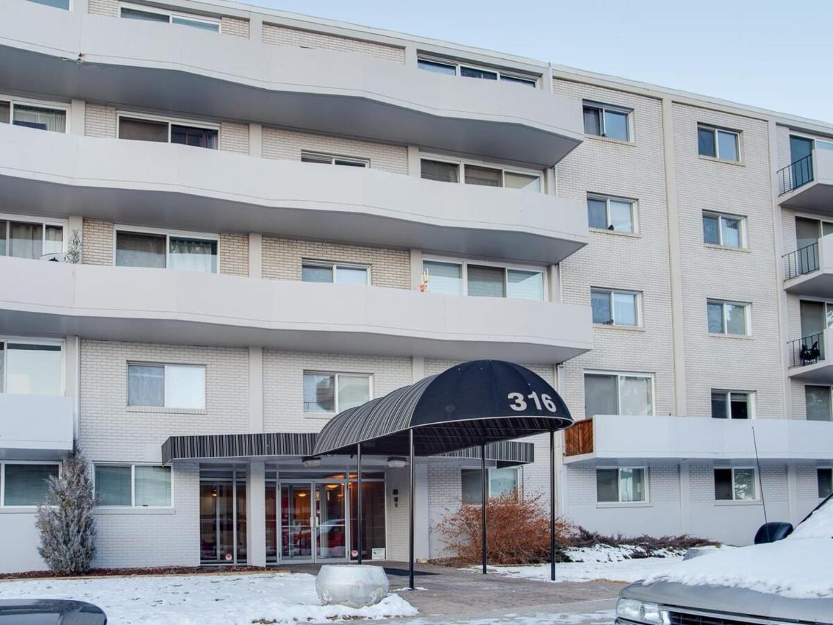 Gorgeous 2Br Condo W Parking Patio Coffee! Κάλγκαρι Εξωτερικό φωτογραφία