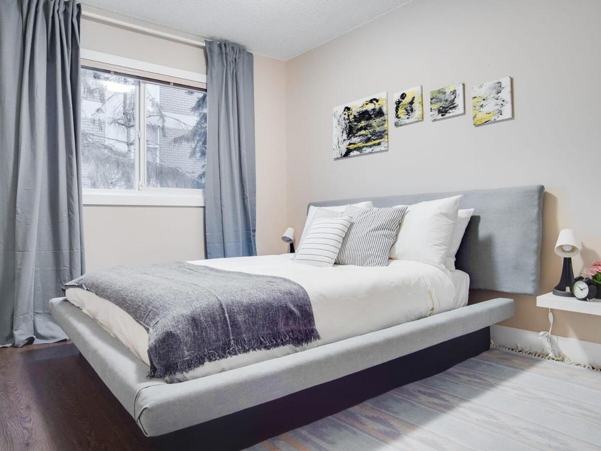 Gorgeous 2Br Condo W Parking Patio Coffee! Κάλγκαρι Εξωτερικό φωτογραφία