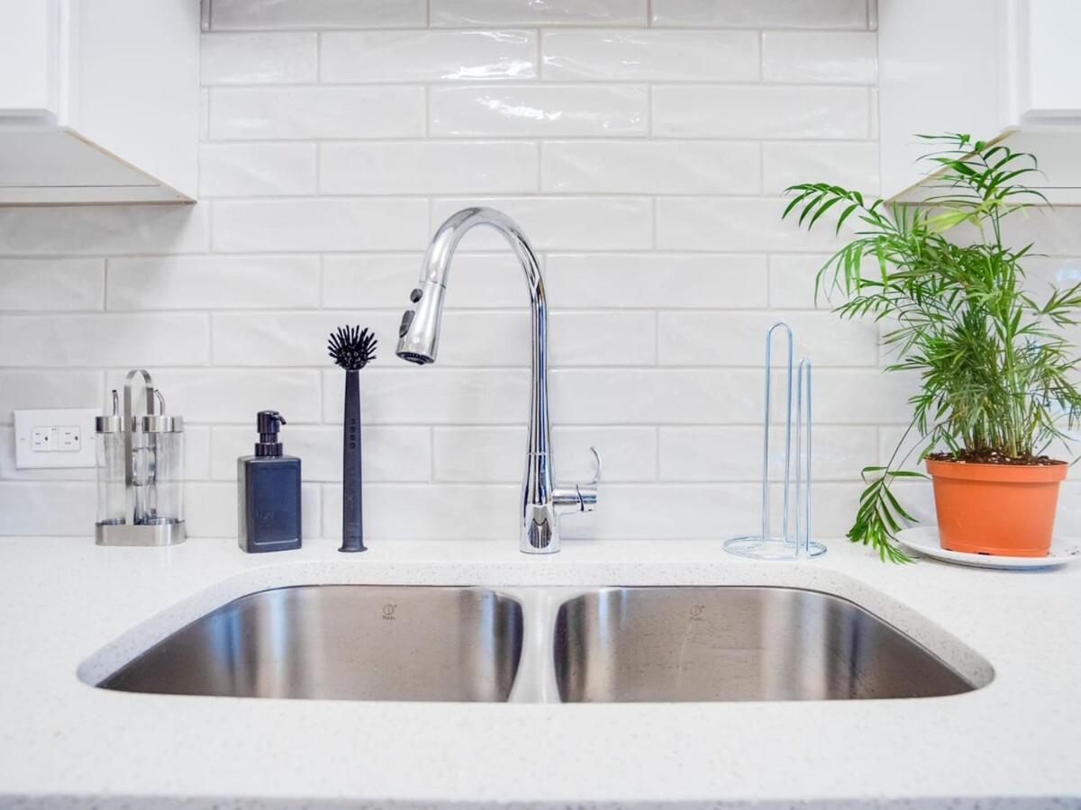 Gorgeous 2Br Condo W Parking Patio Coffee! Κάλγκαρι Εξωτερικό φωτογραφία