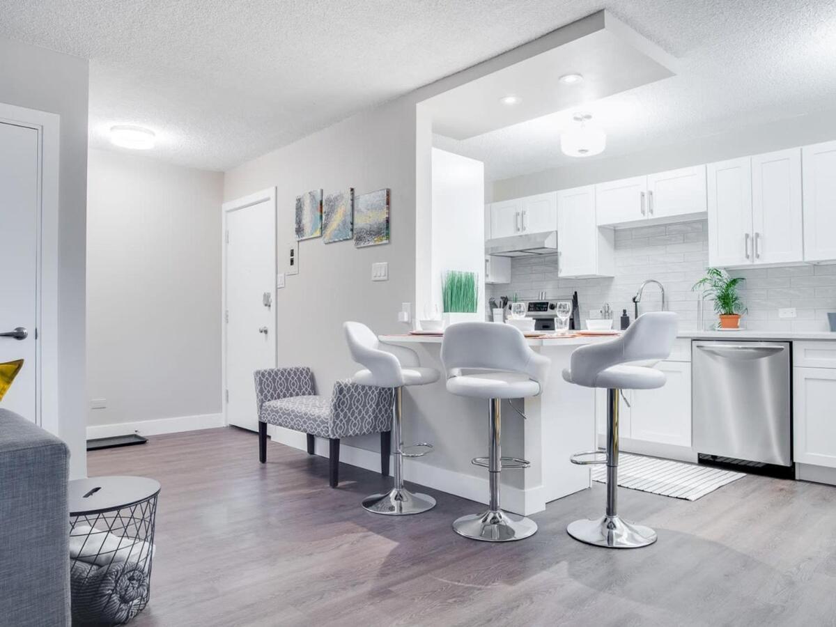 Gorgeous 2Br Condo W Parking Patio Coffee! Κάλγκαρι Εξωτερικό φωτογραφία