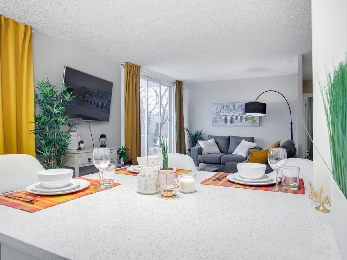 Gorgeous 2Br Condo W Parking Patio Coffee! Κάλγκαρι Εξωτερικό φωτογραφία