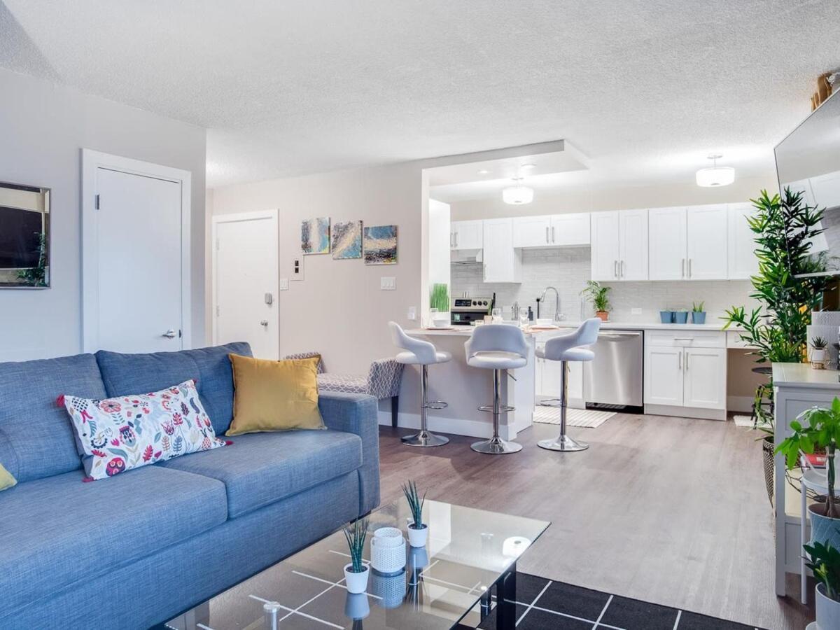 Gorgeous 2Br Condo W Parking Patio Coffee! Κάλγκαρι Εξωτερικό φωτογραφία